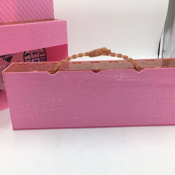 LOL dolls display and house set - Picture 3 of 7